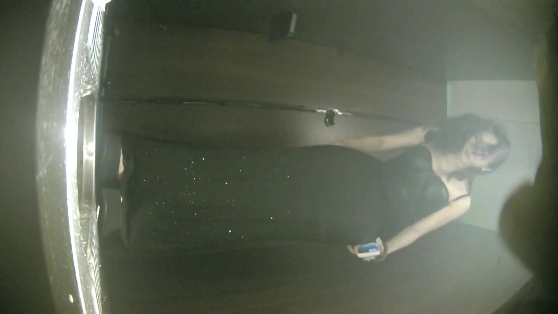 一月最新流出夜總會酒吧綠光系列後拍小姐尿尿前蹲大波浪高跟美女逼毛濃密性感