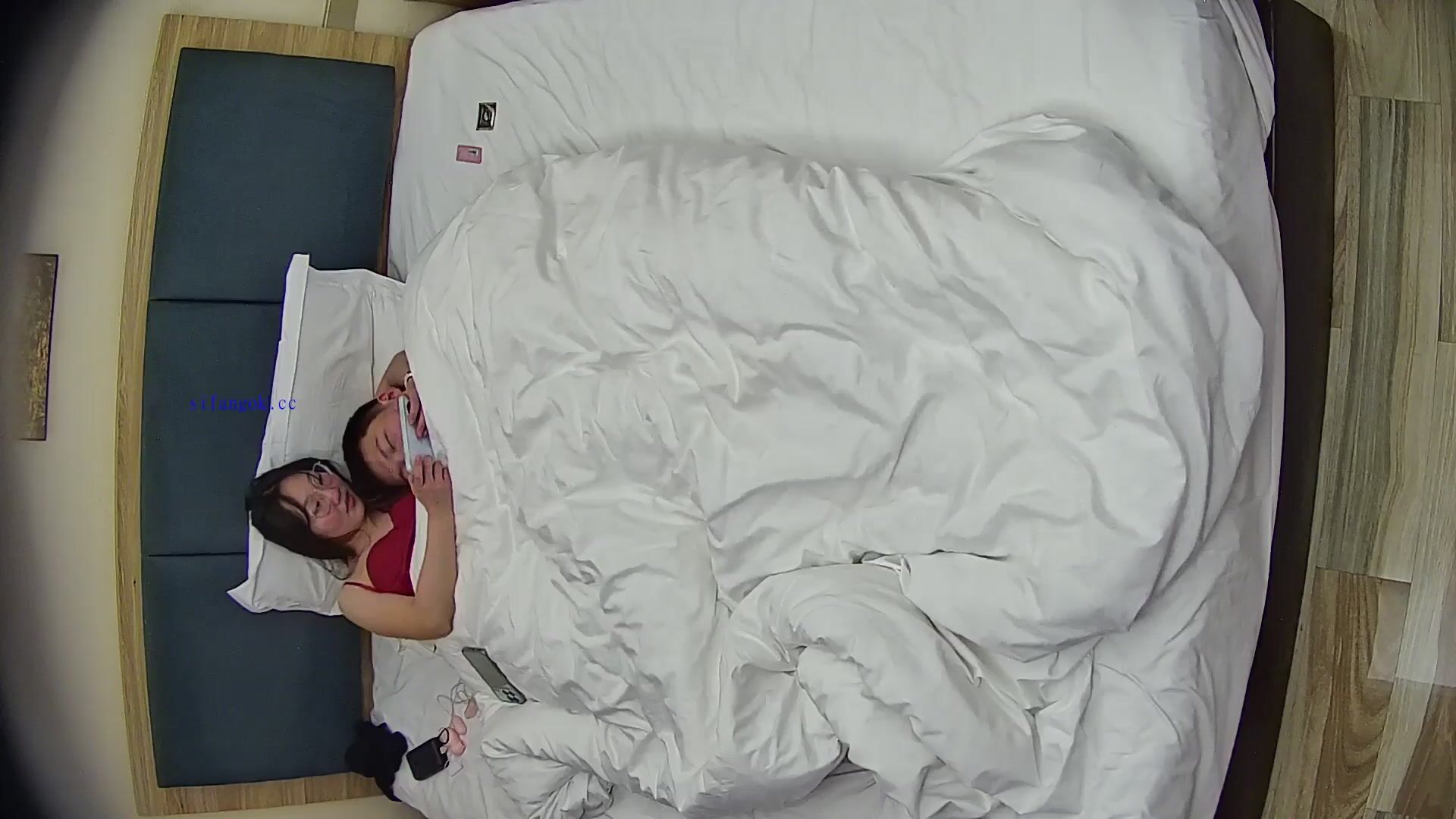 流出酒店偷拍 健身圈愛好者肌肉男瘋狂操瑜伽褲大屁股女孩 (3)