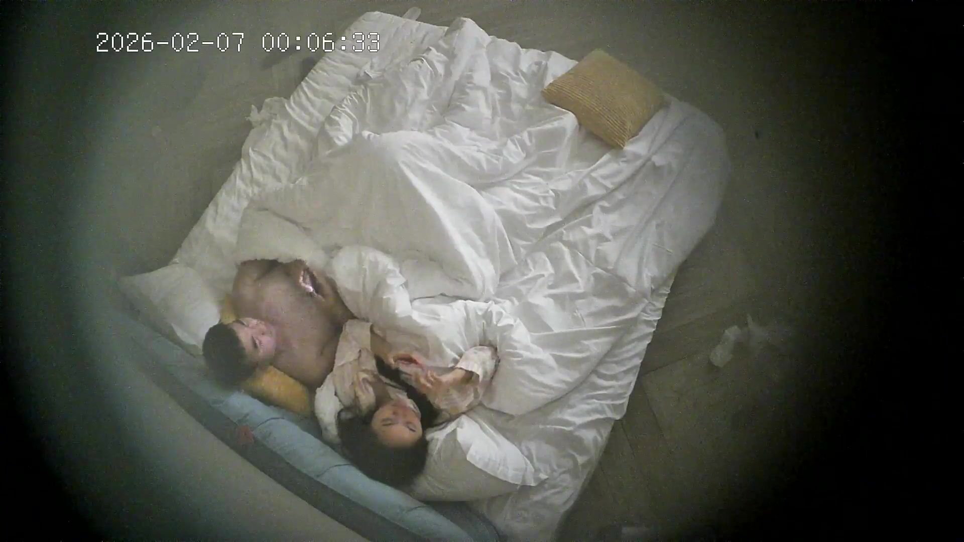 流出酒店偷拍 剛放假愛學習的美女帶著書和男友反覆入住肆意歡愉完整版 (2)