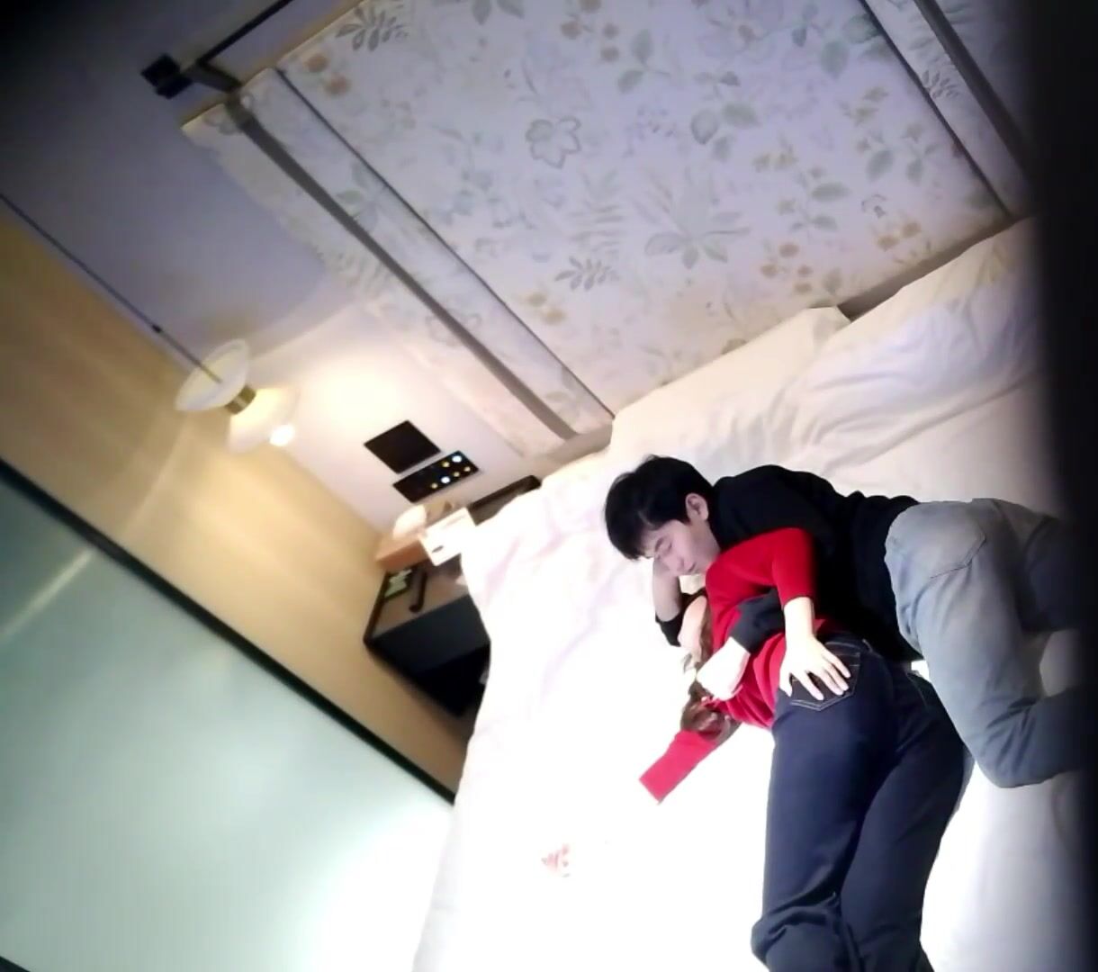 流出天眼酒店高畫質偷拍❤️反差婊性感肥臀身材女大學妹被男友調教變成騷母狗