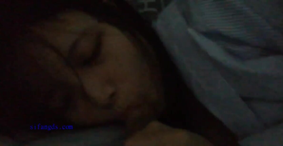 雲盤高質露臉洩密！表裡不一反差大學生嫩妹，被男友報復流出不健康檢視 (1)