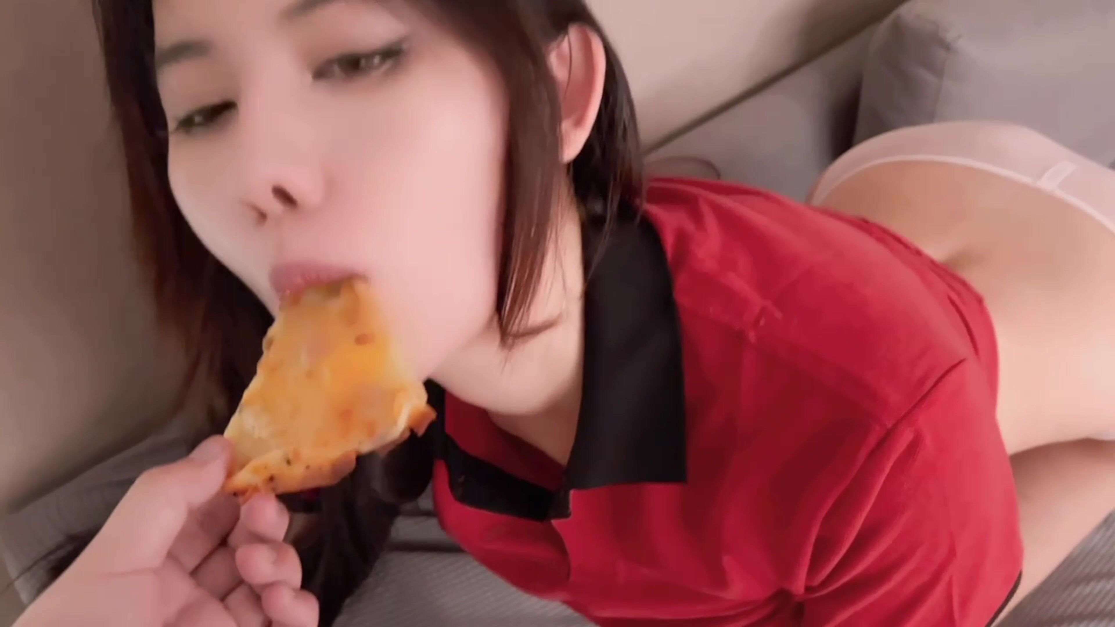 【露出勾引】披薩外賣媛阿朱 女神超級性感的寫真博主海釣平臺人前露出釣魚佬面前撅起屁股搔首弄姿模特出身④ 4
