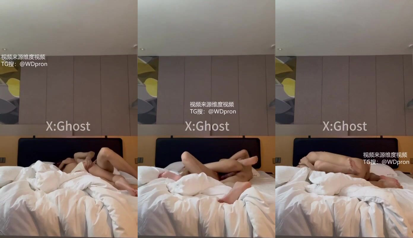 『Ghost』新晉約炮大神翹臀騷貨一邊穿著高跟黑絲一邊女上搖擺，只需要躺著享受全自動炮架服務不要太爽 (1)