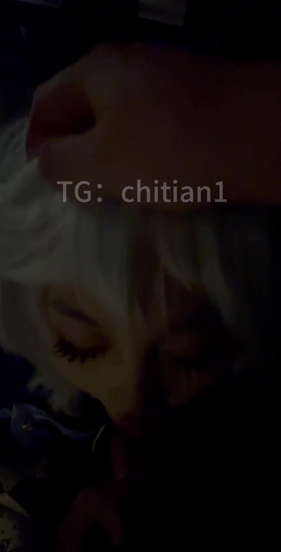 吃瓜~中國美術學院張頌佳慧 zsjhzsjh和Gattouz0打樁，激烈按頭暴操， 騷貨爽到腿軟尖叫 (1)