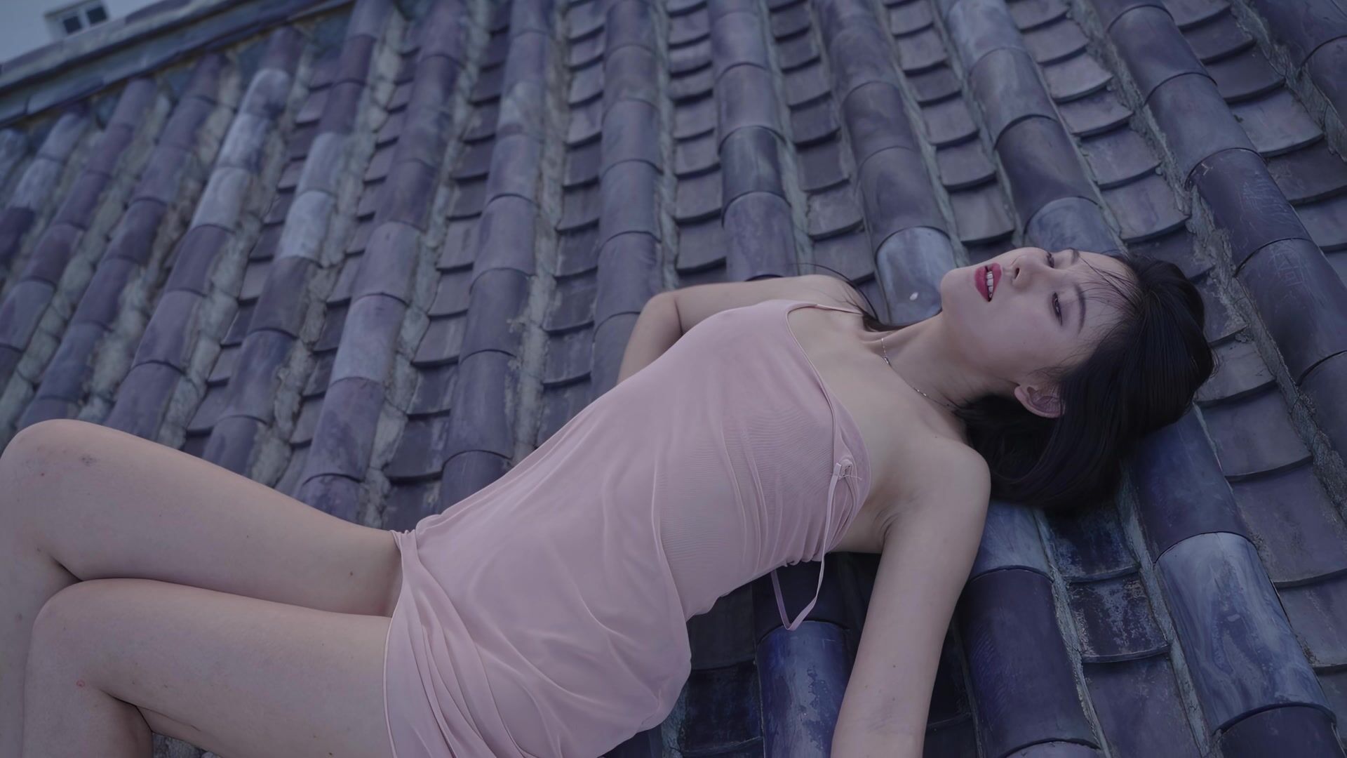 【露出勾引】屋寫真阿朱 女神超級性感的寫真博主海釣平臺人前露出釣魚佬面前撅起屁股搔首弄姿模特出身③ 3