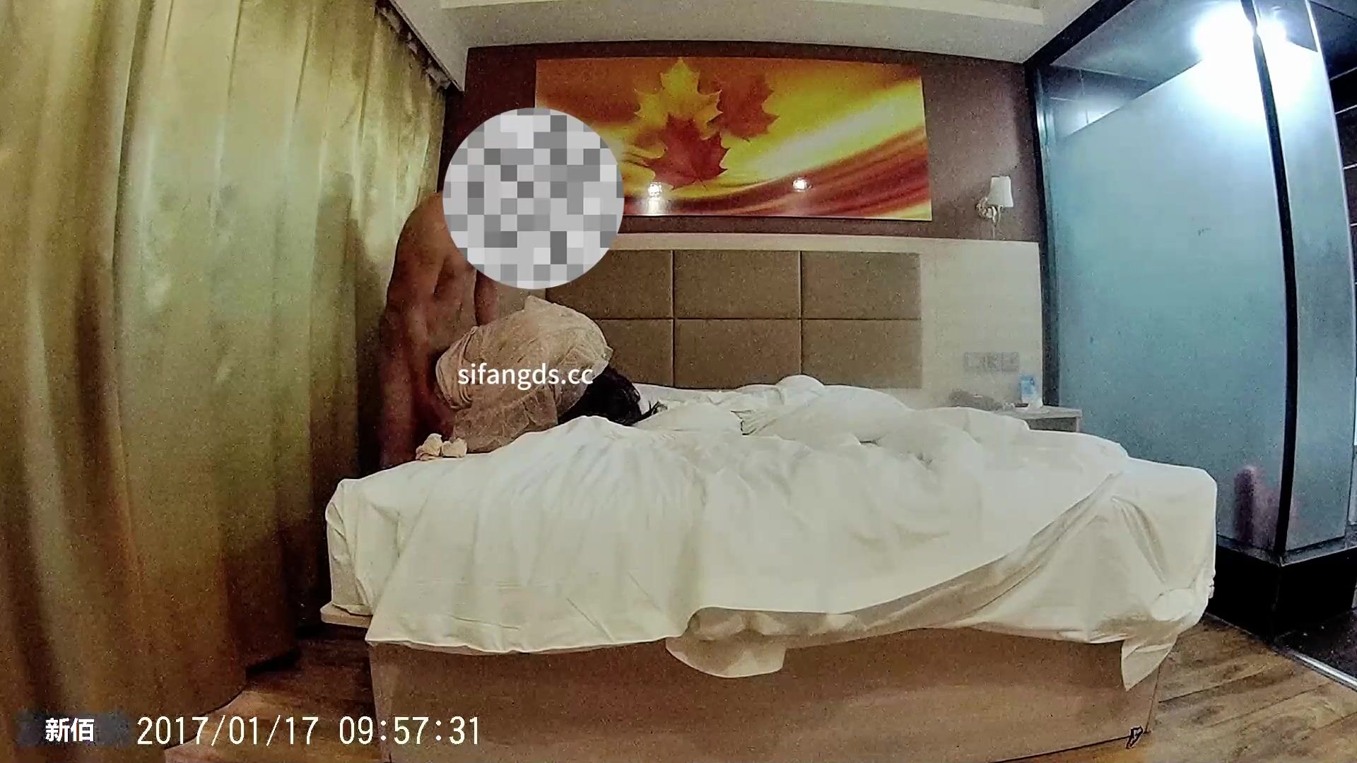 大神原創自錄，高顏值大一學妹純情嬌羞，露臉性愛，欲拒還應被征服，叫聲可擼，三視角完整版(3V)，第一記錄儀