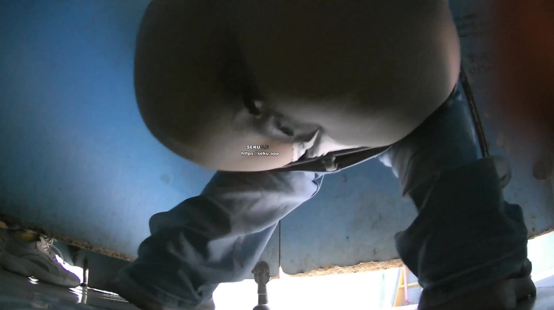 辦公樓女廁全景偷拍幾位高顏值美女噓噓肥美的鮑魚近在眼前2~1