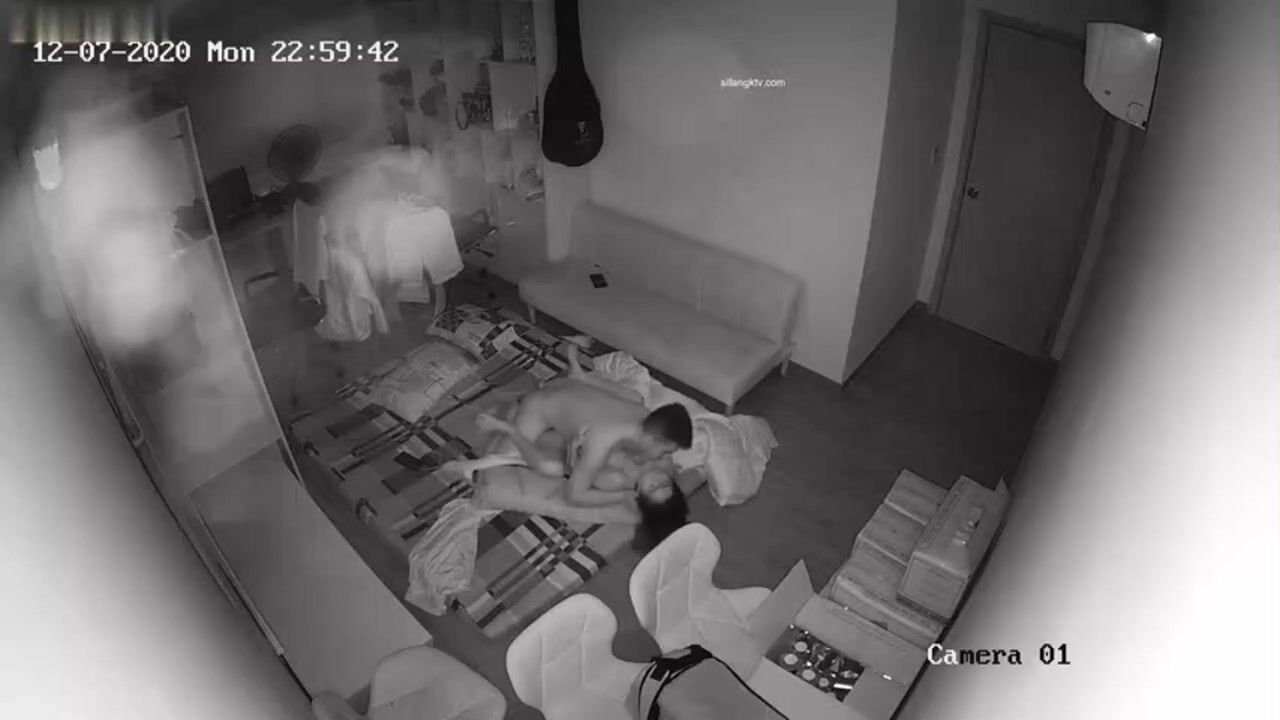 駭客破解家庭網路攝像頭偷拍高顏值年輕情侶四個月時間頻繁做愛