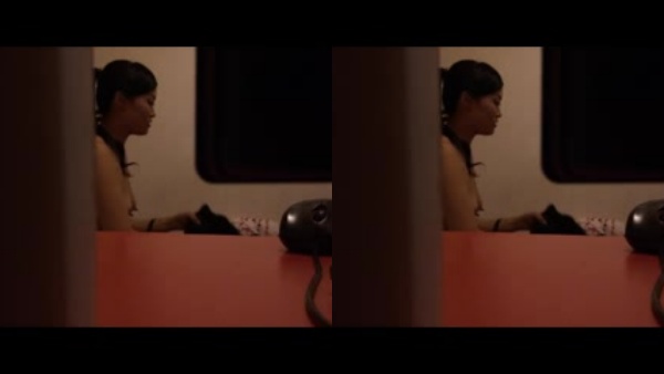 大美女TS小語找了個四川站街女賓館偷拍，站街女：哎呀不要開燈呀開燈我放不開 小語：關燈我找不著洞。你比我還美 半個美女！