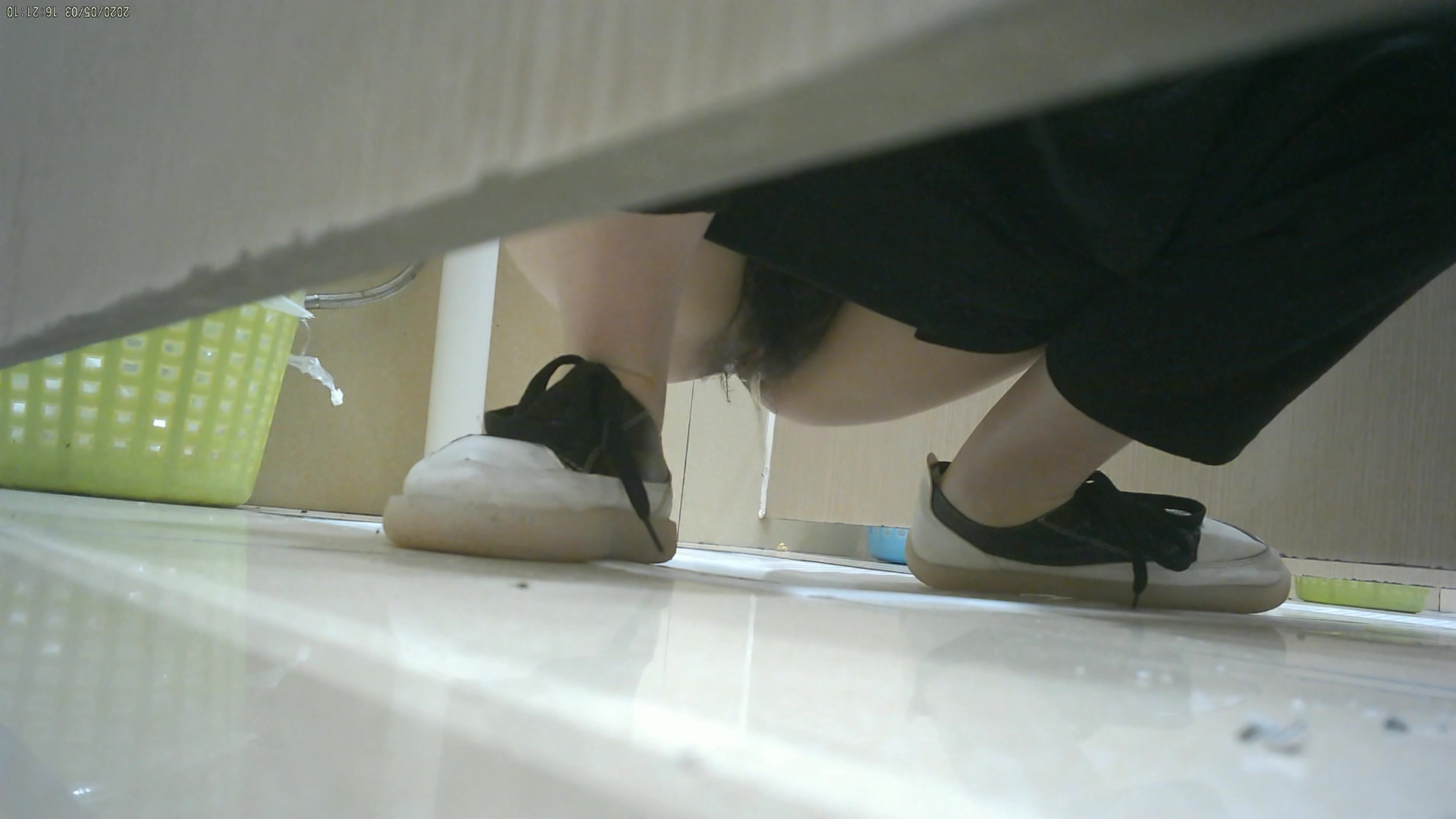 精選美女廁所TP系列 清純馬尾辮小美眉