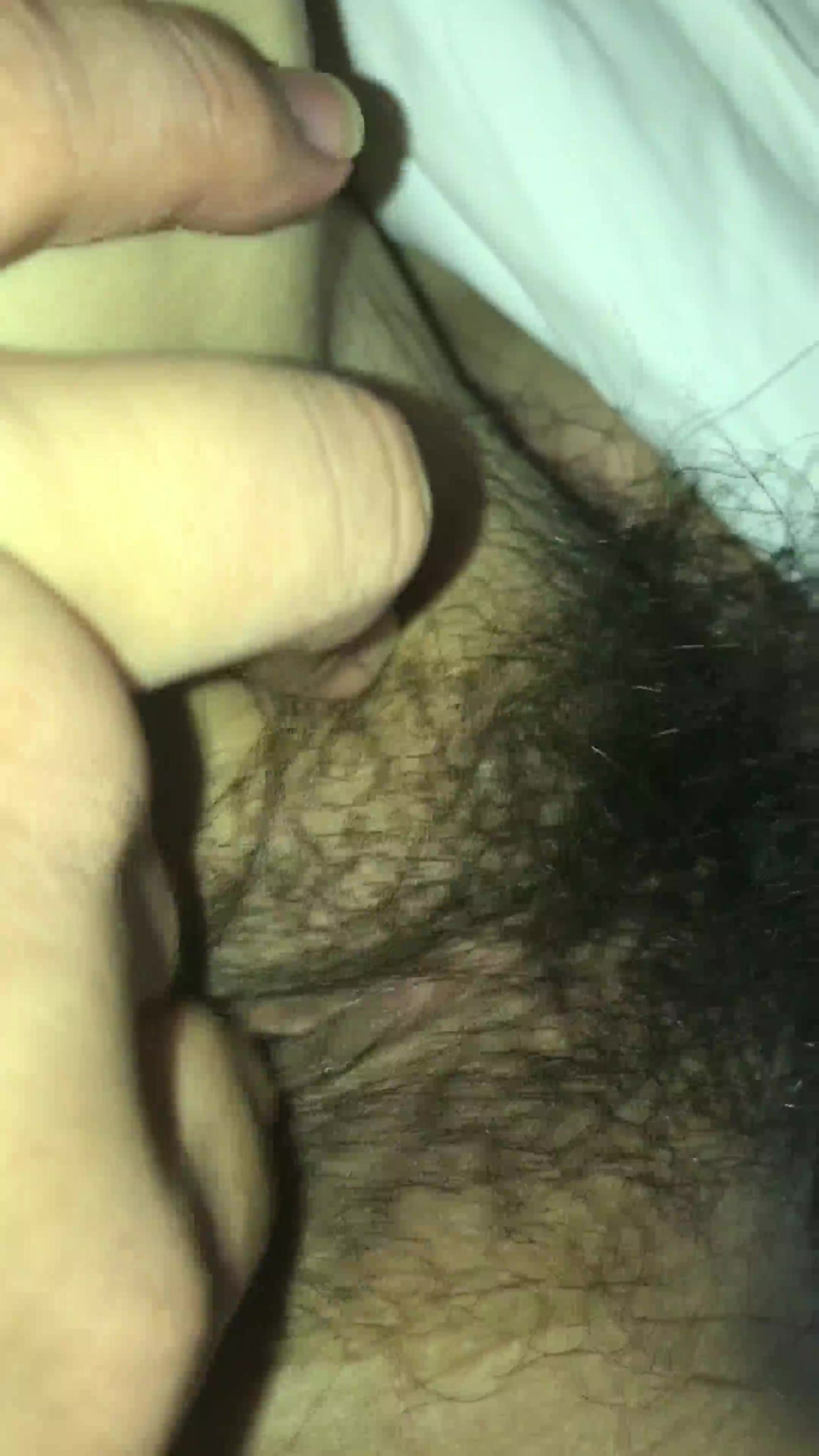 迷姦白嫩小妹妹爆菊窺陰粉嫩的鮑魚水多陰唇肥厚 少女的胴體美乳讓人性慾勃發