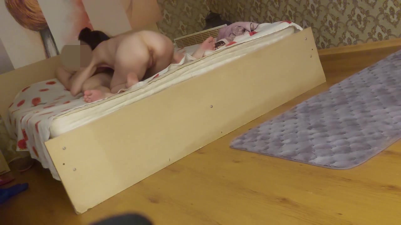 【為國爭光烏克蘭約炮】約操身材不錯的烏克蘭美女 逼緊人騷 喜歡騎乘啪啪 連操兩炮 小腿幹抽筋了