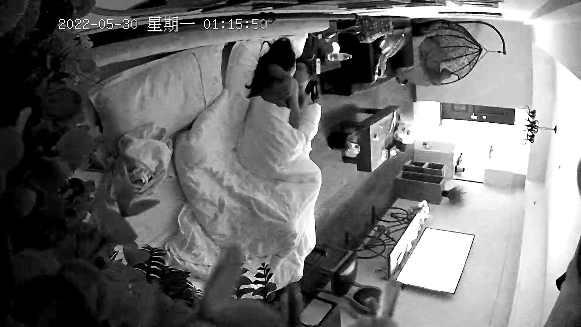 新流出酒店安防攝像頭偷拍文藝小青年約良家少婦對白清晰（不要禍害我）