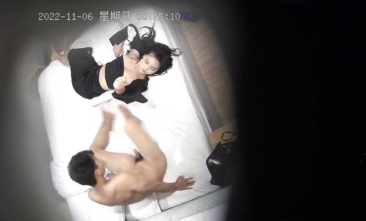 最新流出安防酒店攝像頭偷拍女人不騷男人不操 小夥和極品顏值美女啪啪