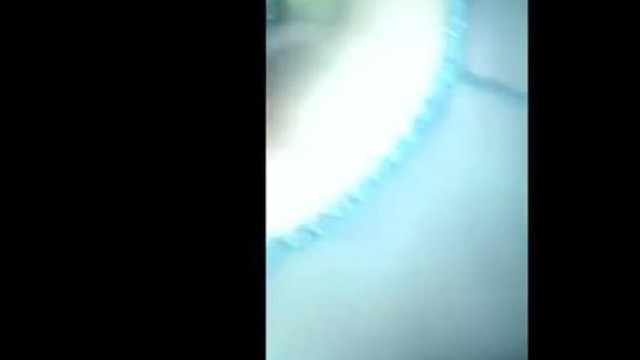 20歲大一女孩自慰口交吃精樣樣精通，國語對話