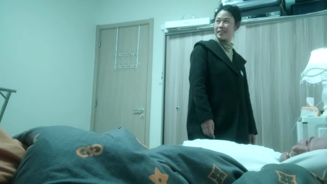 【真實夫妻】良家換妻外表看起來是賢妻良母，四人淫亂激情無限，超近鏡頭拍攝刺激