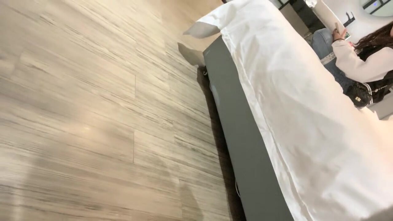 探花新片 瘦猴先生探花_兼職學生妹，深夜來訪，小夥掐著脖子爆操，軟玉溫香顛鸞倒鳳，值得一擼，強烈推薦