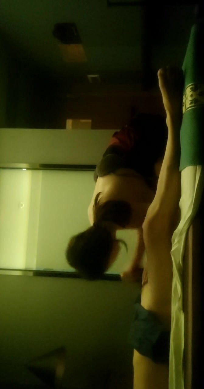 【精選極品良家】按摩店達人連續搞了倆妹子清秀嫩妹風騷少婦口交玩奶不亦樂乎！ (2)