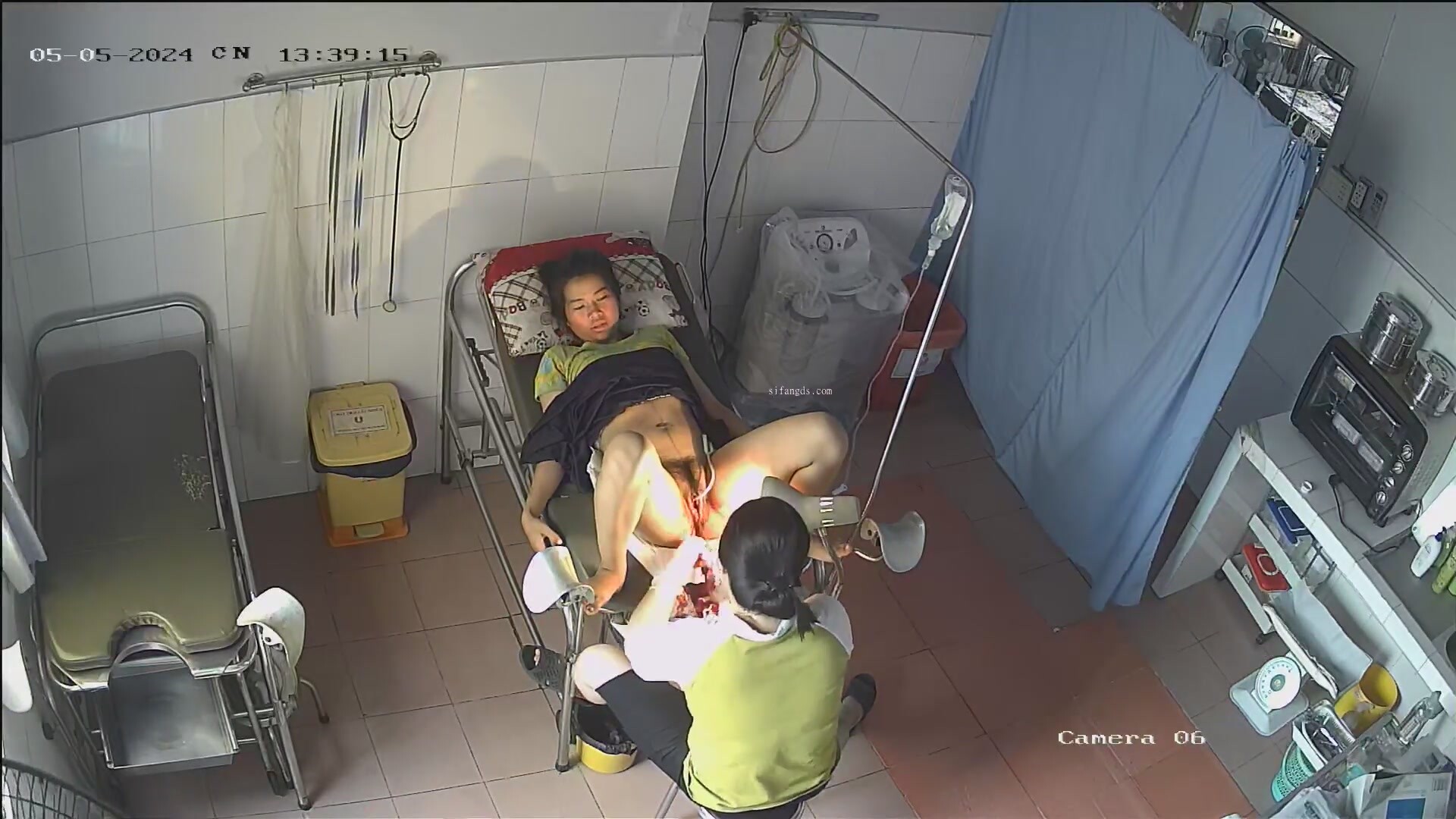 流出駭客破解鄉鎮醫院婦產科監控攝像頭偷拍 最美年輕孕婦系列2打個針鬼哭狼嚎的孕婦