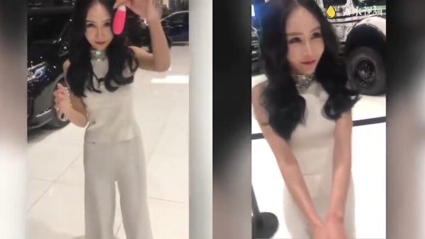 【網爆門事件】超騷嫩模車展現場趁著人少，被男友強行塞入遙控跳單，手機控制真刺激