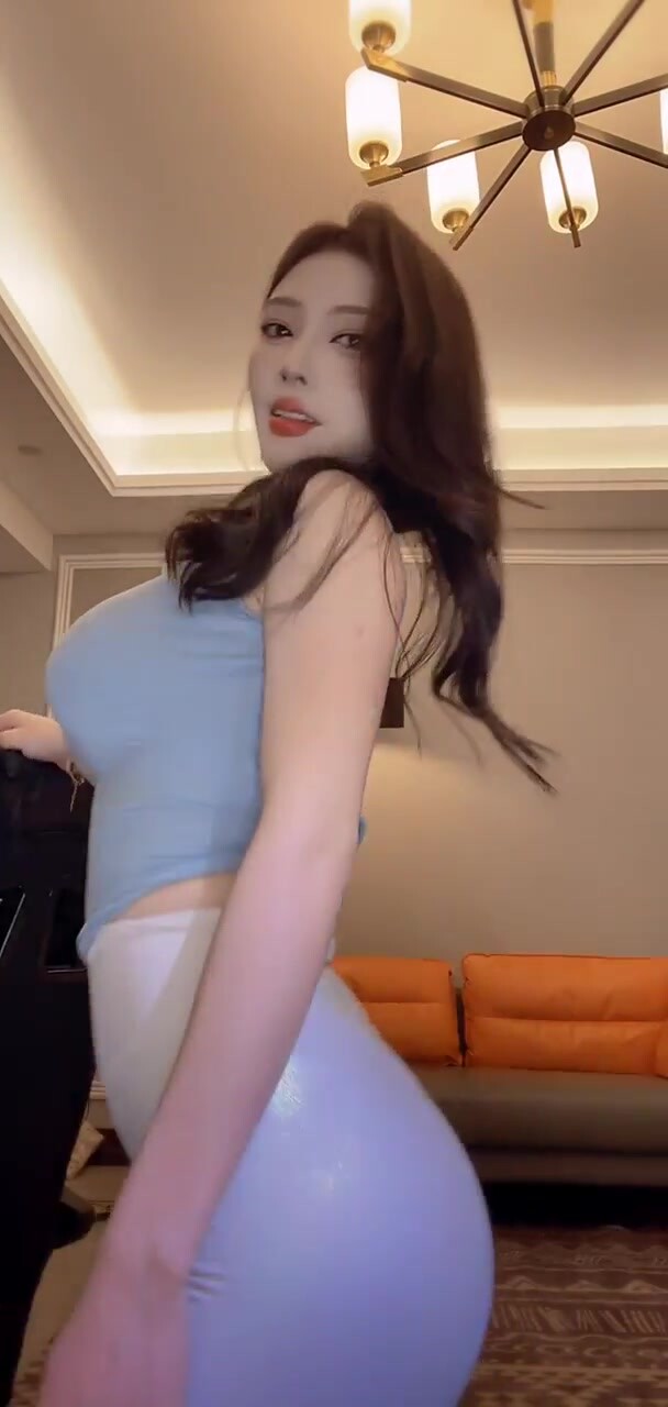 【快手】希希醬紫 6 快手第一美臀 凹凸戶型 半透緊身褲 (1)