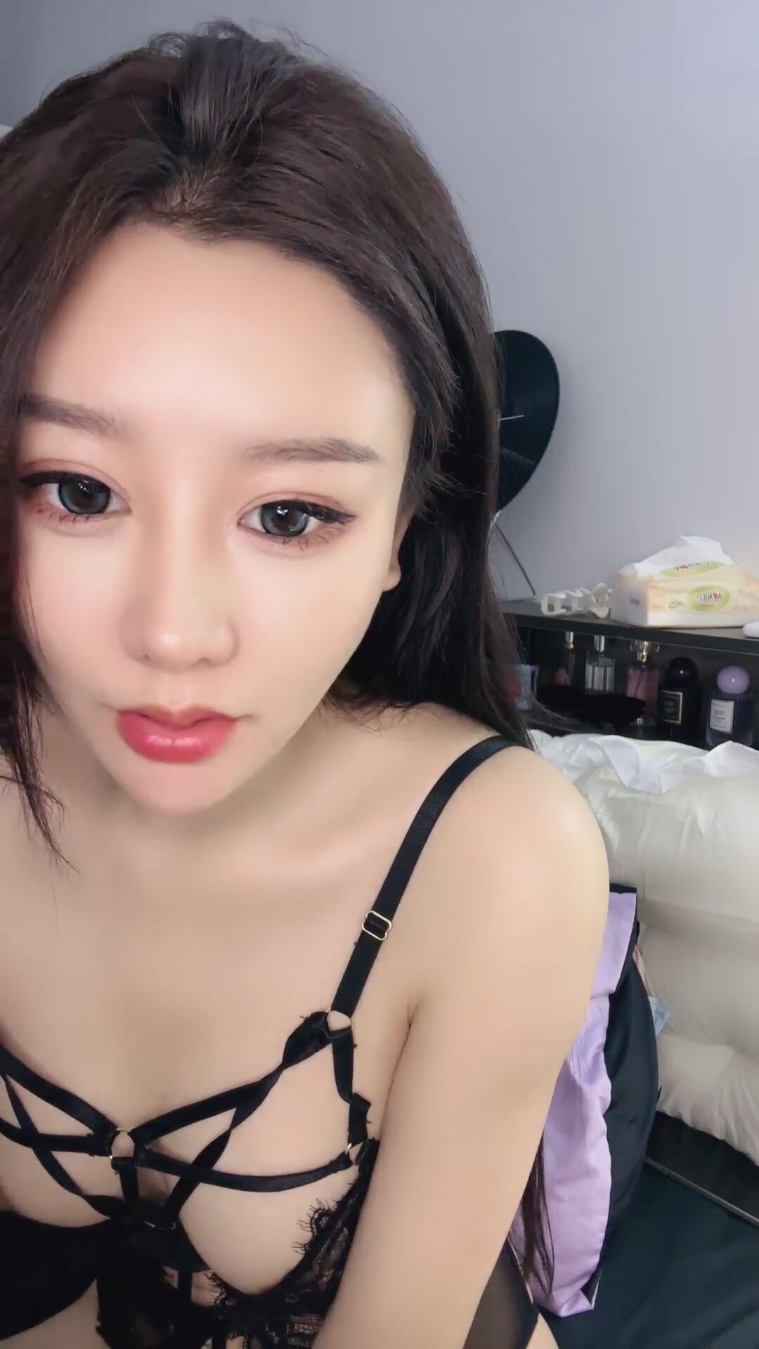 【私人尤物】綠播女神! 約榜一大哥~口雞~騷舞~道具自慰! (2)