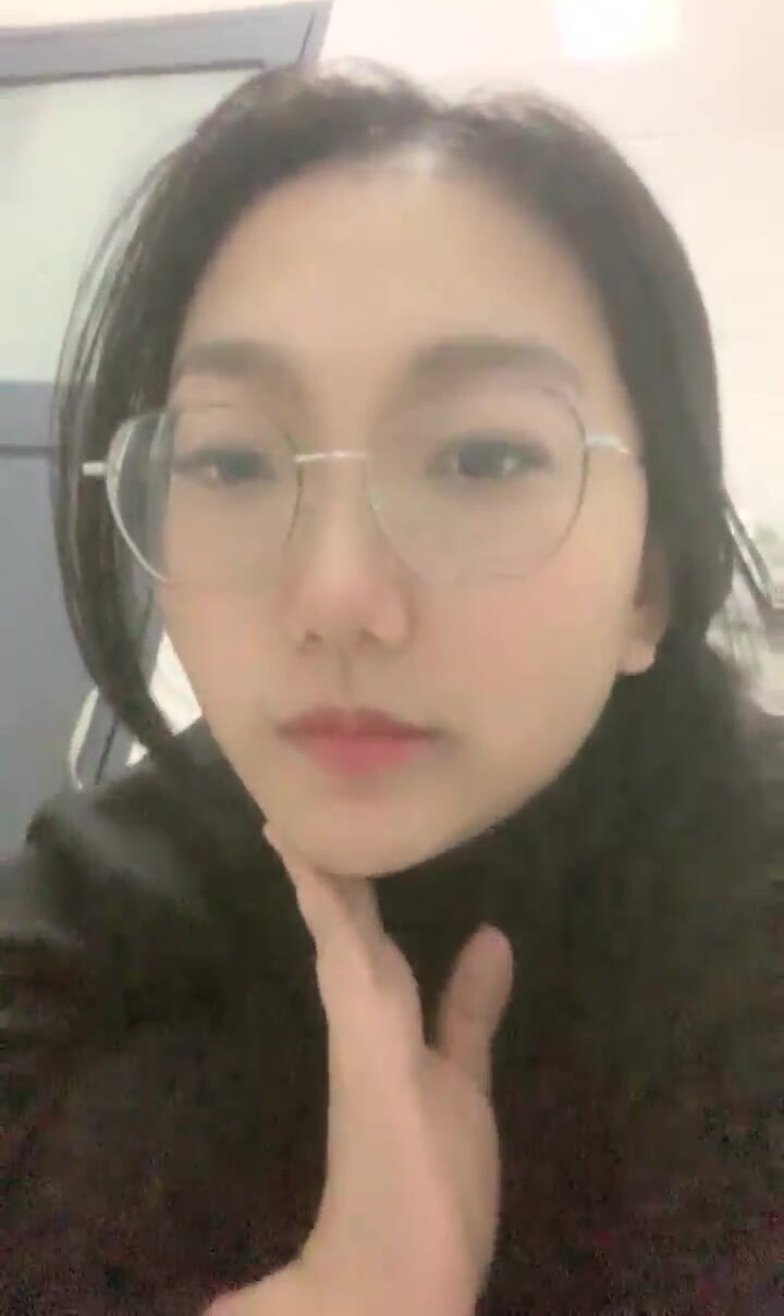 核彈！正宗大學生~19.9小時~【小野貓】宿舍大秀~超漂亮~顏值很能打，賊刺激！~ (3)