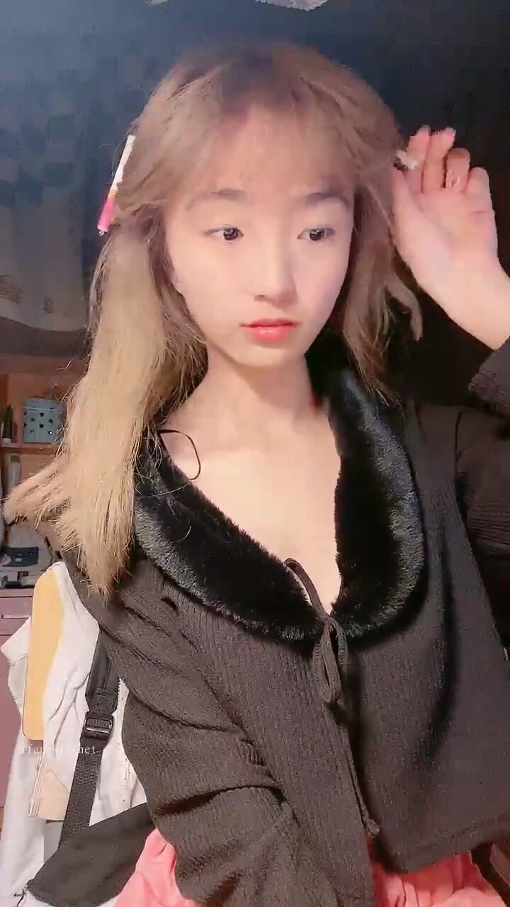 推薦！女神宿舍偷偷大秀~【烏崽醬】絕對是心動的感覺！爽，清純指數超高，大哥們垂涎欲滴 (1)