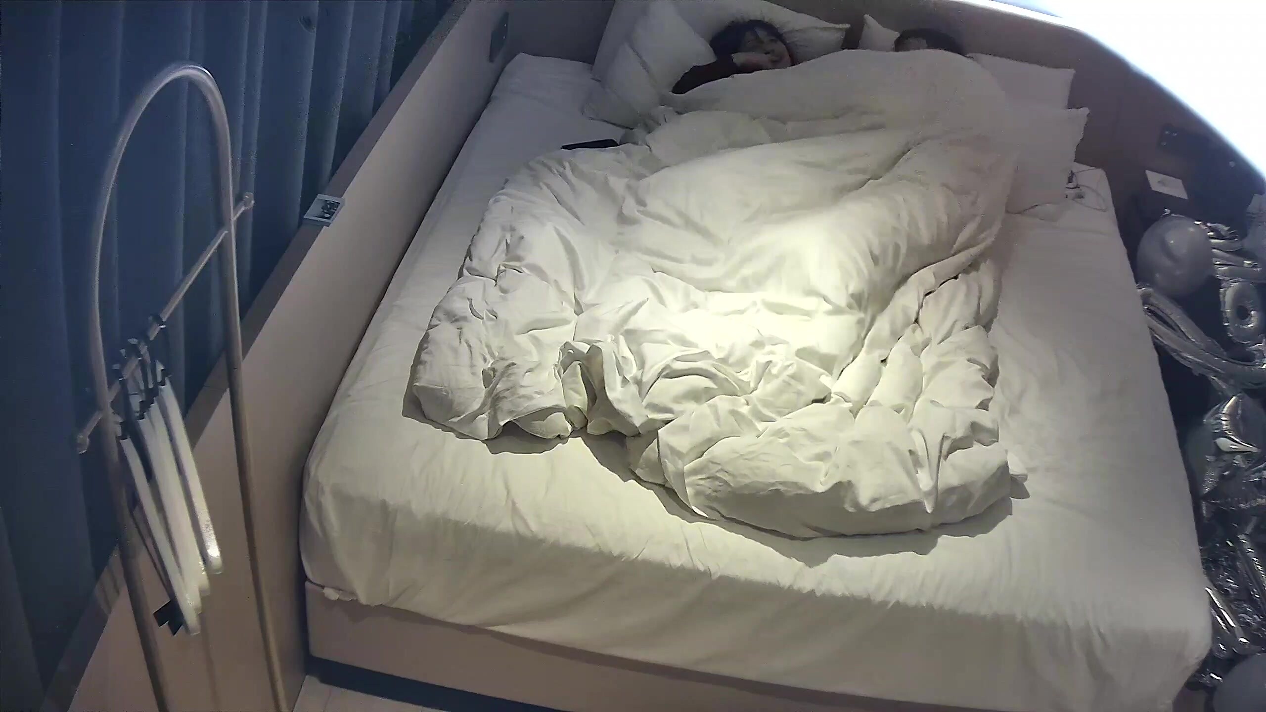 浪漫的雙馬尾學生妹給男友準備驚喜 男友下午來後，雙馬尾學妹趕緊獻上自己的小穴讓男友享用 (3)