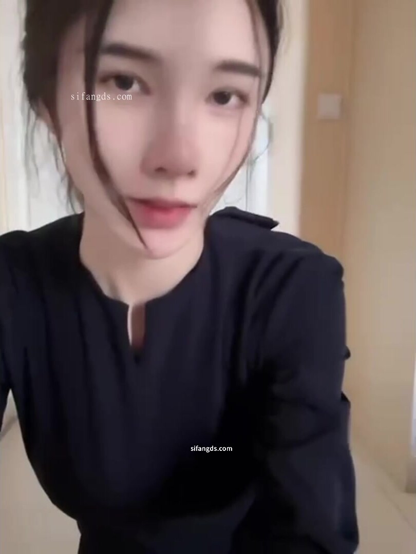 【快手福利】最新50大洋購買分享 空姐女神是鄒琳吖是你的琳姐姐臉穴同框 (3)