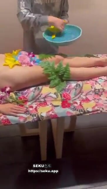 女體盛宴 女子最低要求是處女 整個裸女當菜盤 配上音樂 真變態 (1)