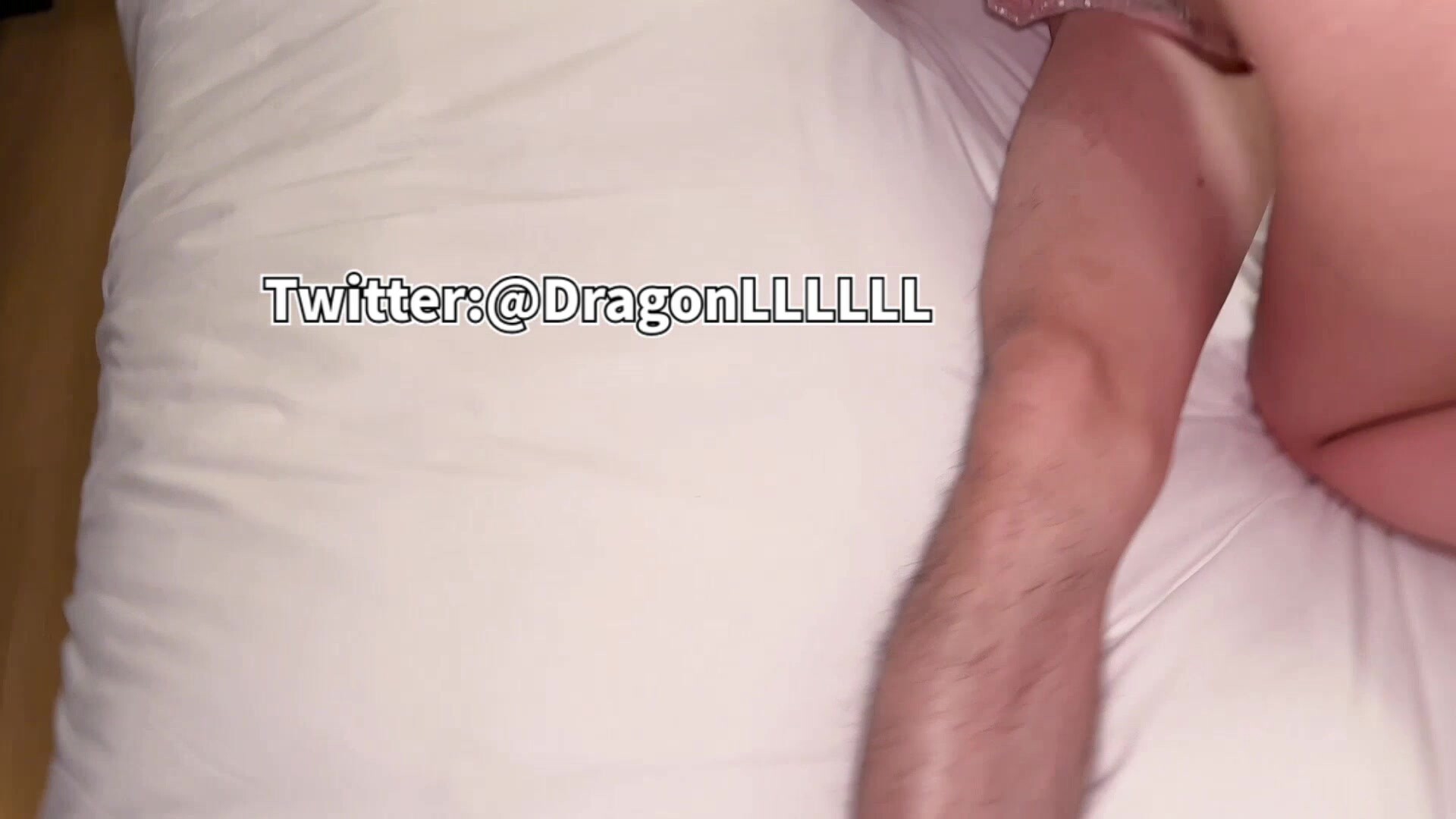 【Dragon】頂級SDOM調教大神 調教超多高顏值女神 抓著頭髮強姦式輪流爆插 女神背地裡被調教成精廁6 (1)