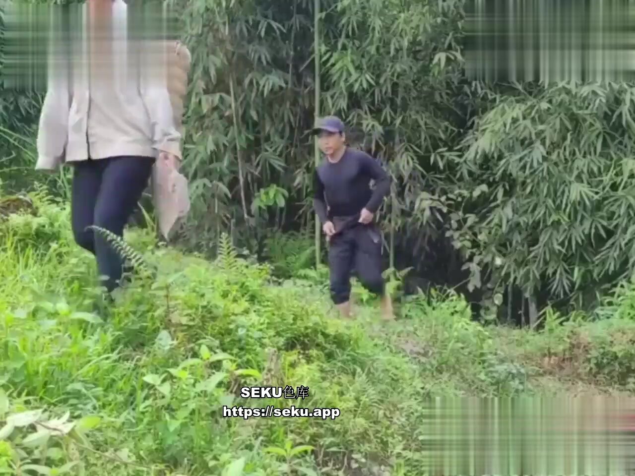 快手擦邊短影片竹筍炒肉 野戰竟然來的這麼猝不及防 現在都拍的這麼逆天了麼 發現新賽道了