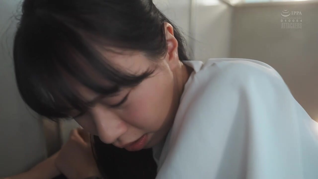 人妻女上司の無防備に透けて見えるTバックに僕の理性は狂ってしまった。