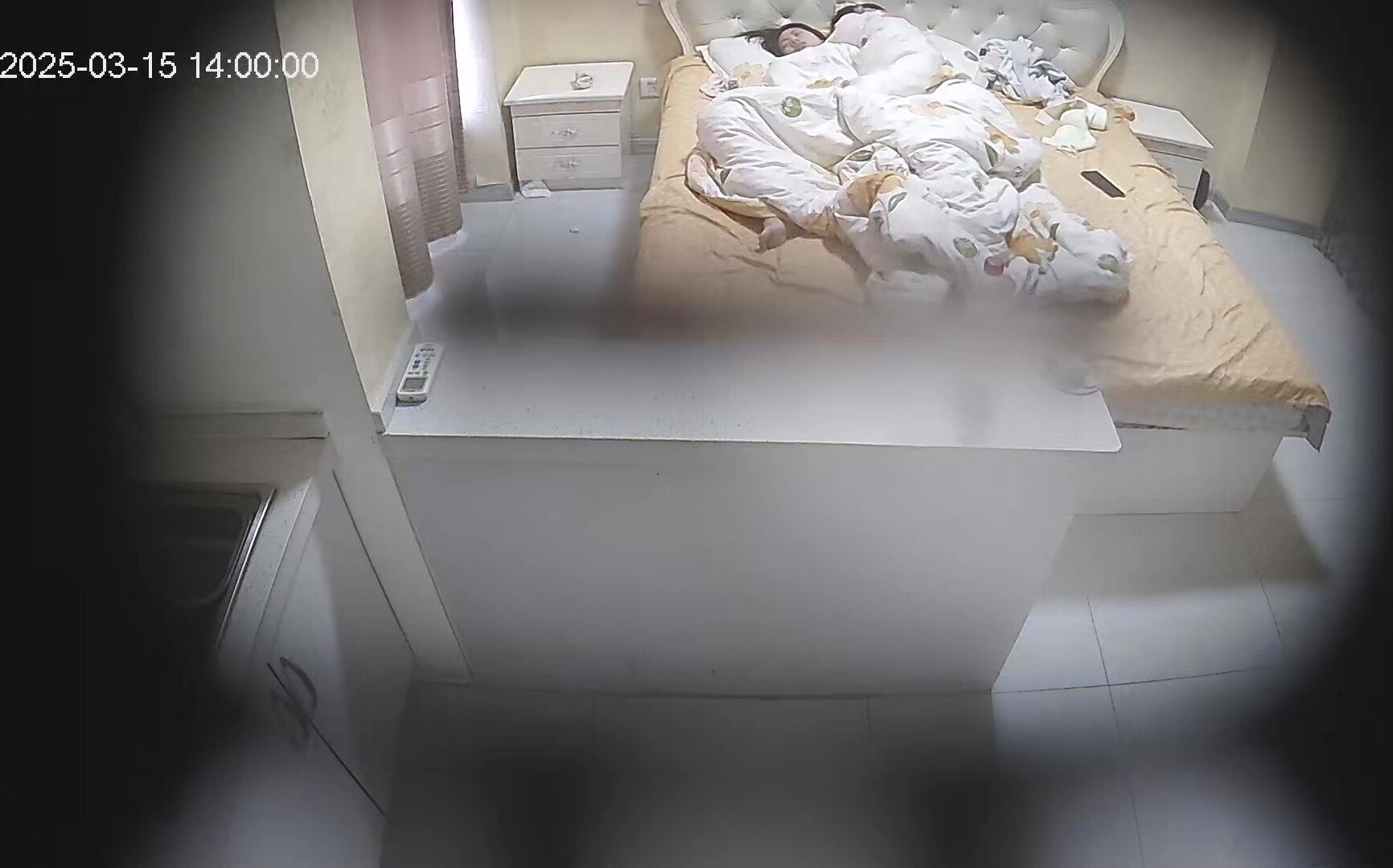 流出酒店樂橙攝像頭偷拍大學生情侶下午開房做愛妹子下面毛茸茸典型的反差婊