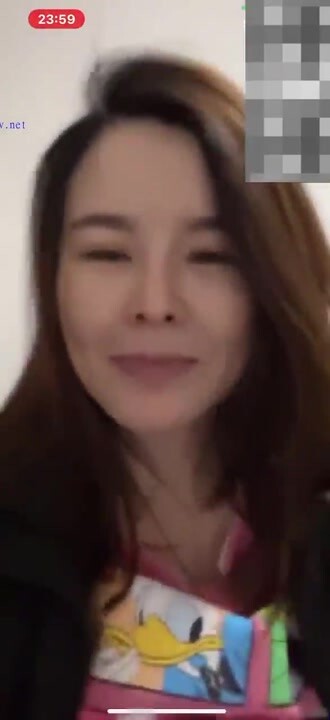 反差婊御姐人妻被操的騷叫不停，全自動女上搖擺，只需要躺著享受全自動炮架服務簡直不要太爽！