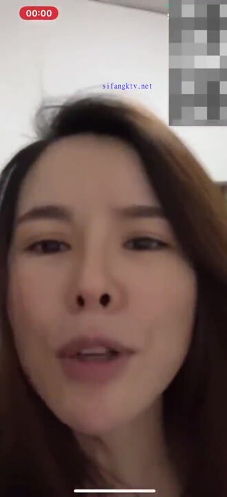 反差婊御姐人妻被操的騷叫不停，全自動女上搖擺，只需要躺著享受全自動炮架服務簡直不要太爽 (2)