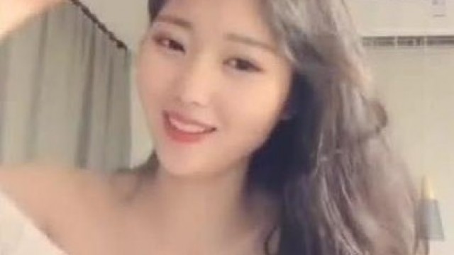 卡哇伊平臺(原小姐姐)高顏值清純漂亮美女主播收費直播大秀 顏值高身材好 激情自慰 十分誘人