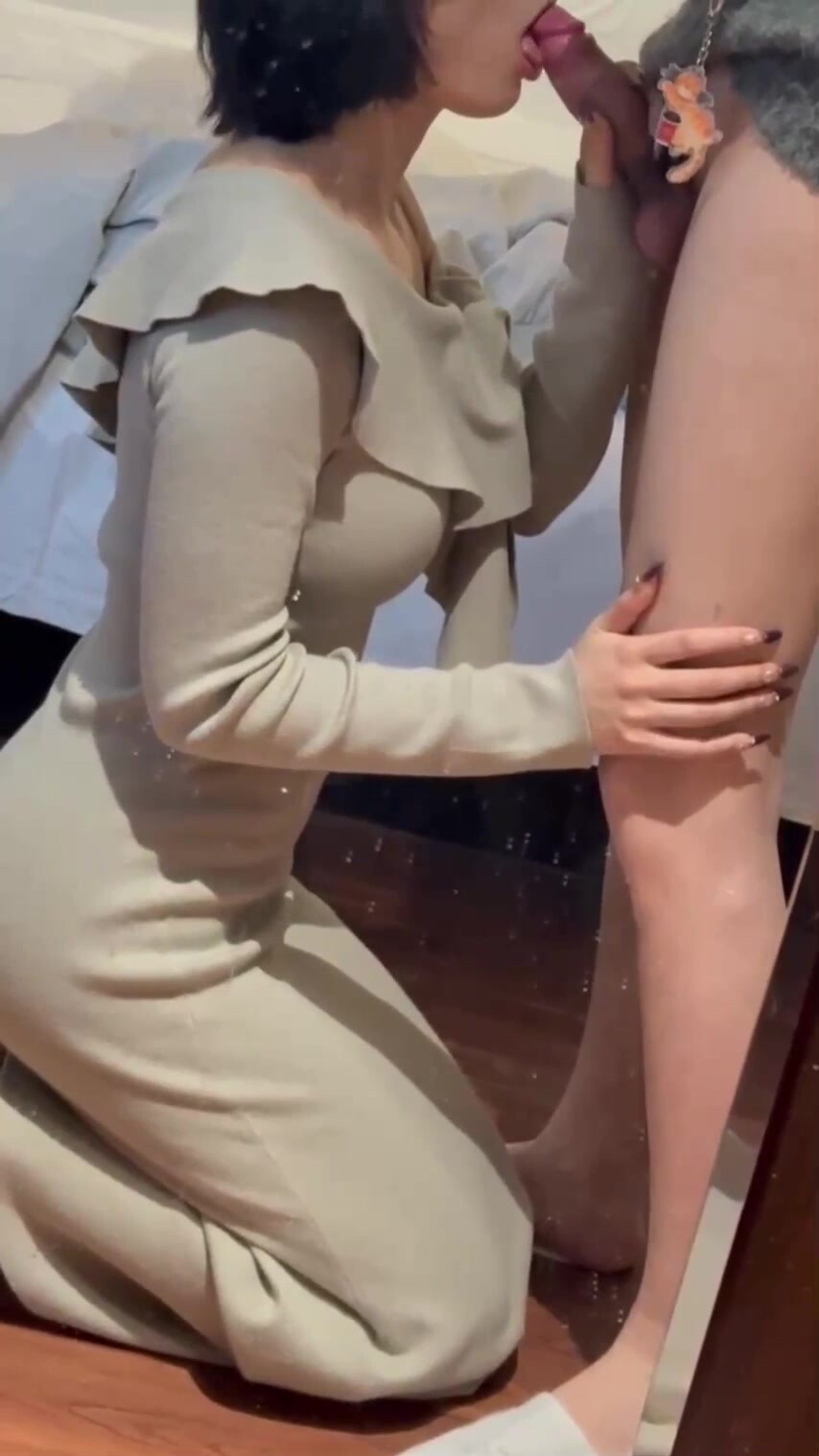 紋身小哥約炮純欲校花學妹美乳翹臀無套抽插,大學生就是嫩一