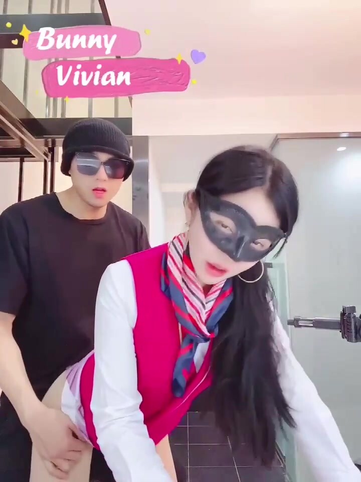 『Vivian』南航空姐絕美長腿御姐合集，超美撫媚身材 肉絲大長腿扶腰後入 別人眼中的女神乖乖翹起美臀被操 5