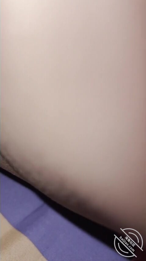 我操丈母孃的時候被我老婆差一點就發現了太驚險刺激了