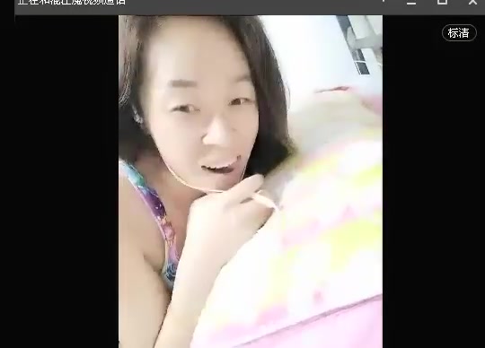 【財子撩妹】冒充土豪撩妹影片十月禮包第6部 套路賣性用品的大姐試用道具 再找個炮友來一發