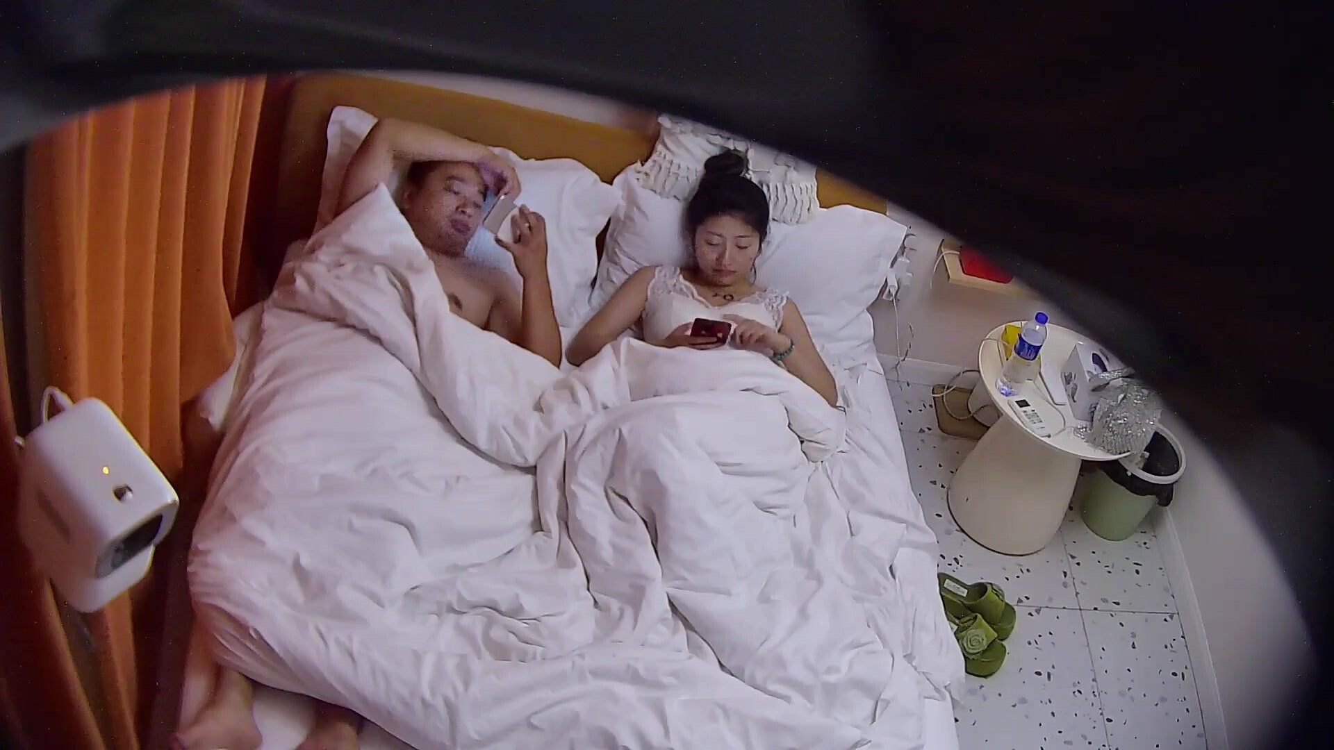 最新流出安防酒店高畫質偷拍絕美氣質顏值少婦和領導幽會偷情被操到披頭散髮無套內射