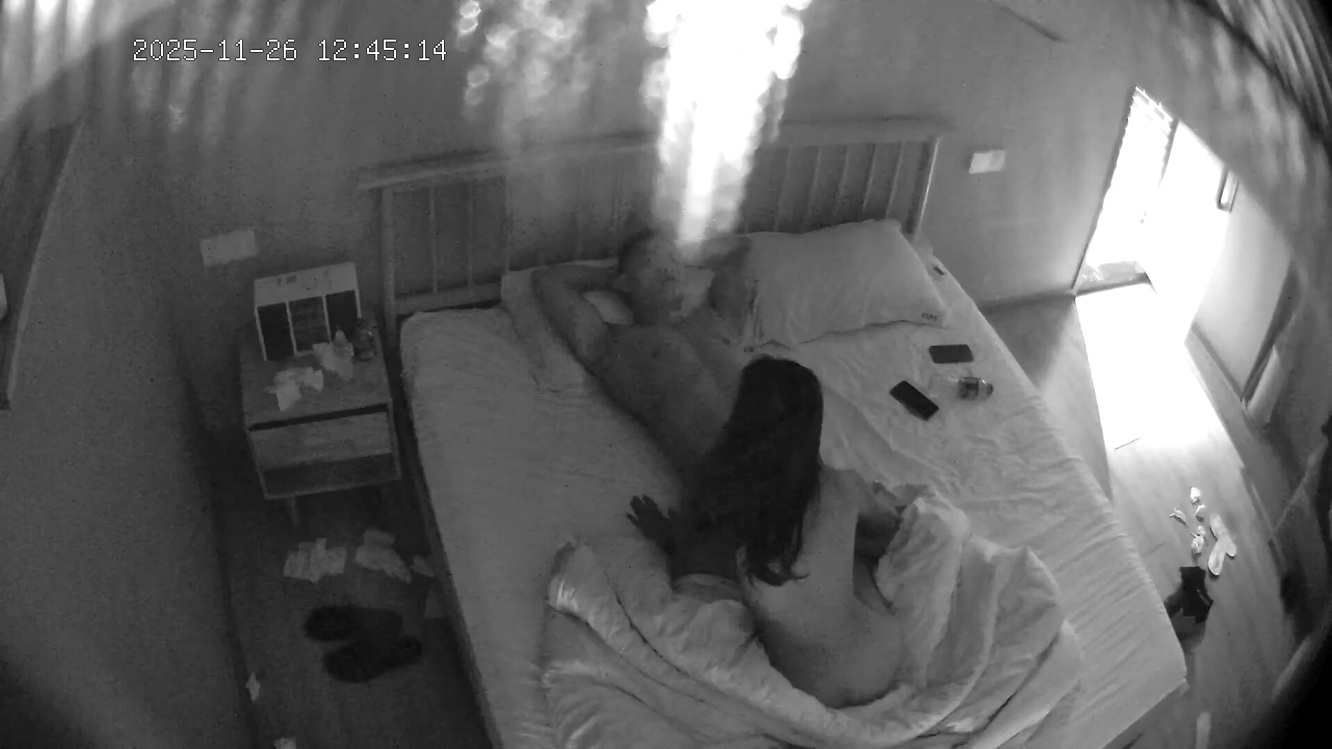 流出酒店偷拍 嬌小甜美女友收完大塊頭男友禮物後0幀起手嘬男友雞巴還給舔菊花