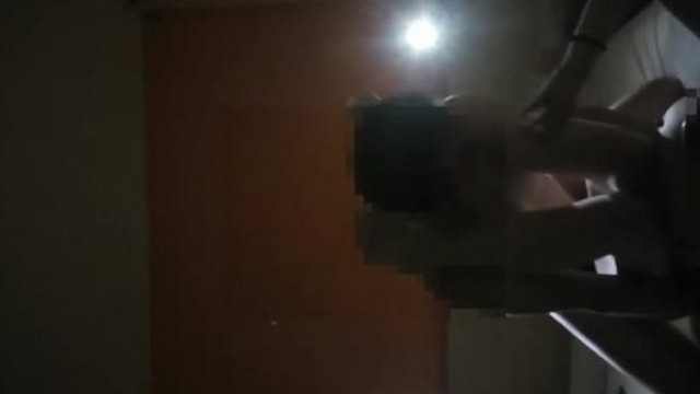 91揚風酒店用春藥對付揹著男友出來偷情的性感大奶美女,粉嫩的小穴真漂亮！