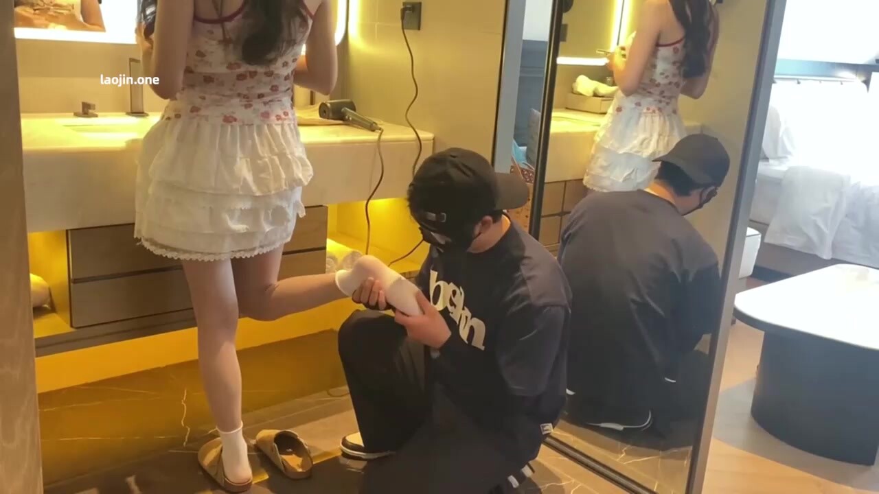 【東坡先生原創】大二學生妹，敏感體，少女體香撲鼻而來，陰毛多很快濕得一塌糊塗，啪啪雙視角拍攝 (3)