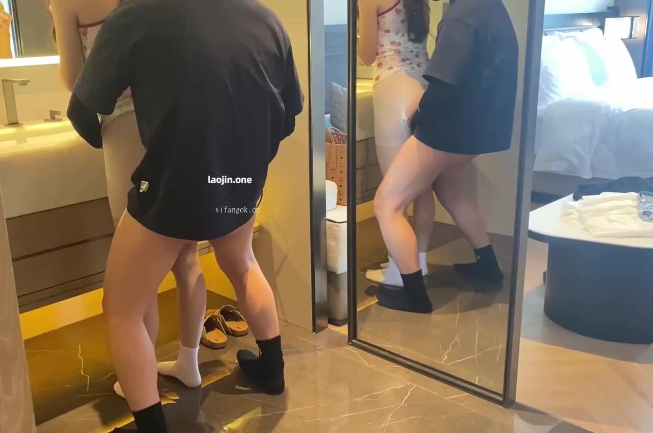 【東坡先生原創】大二學生妹，敏感體，少女體香撲鼻而來，陰毛多很快濕得一塌糊塗，啪啪雙視角拍攝 (2)