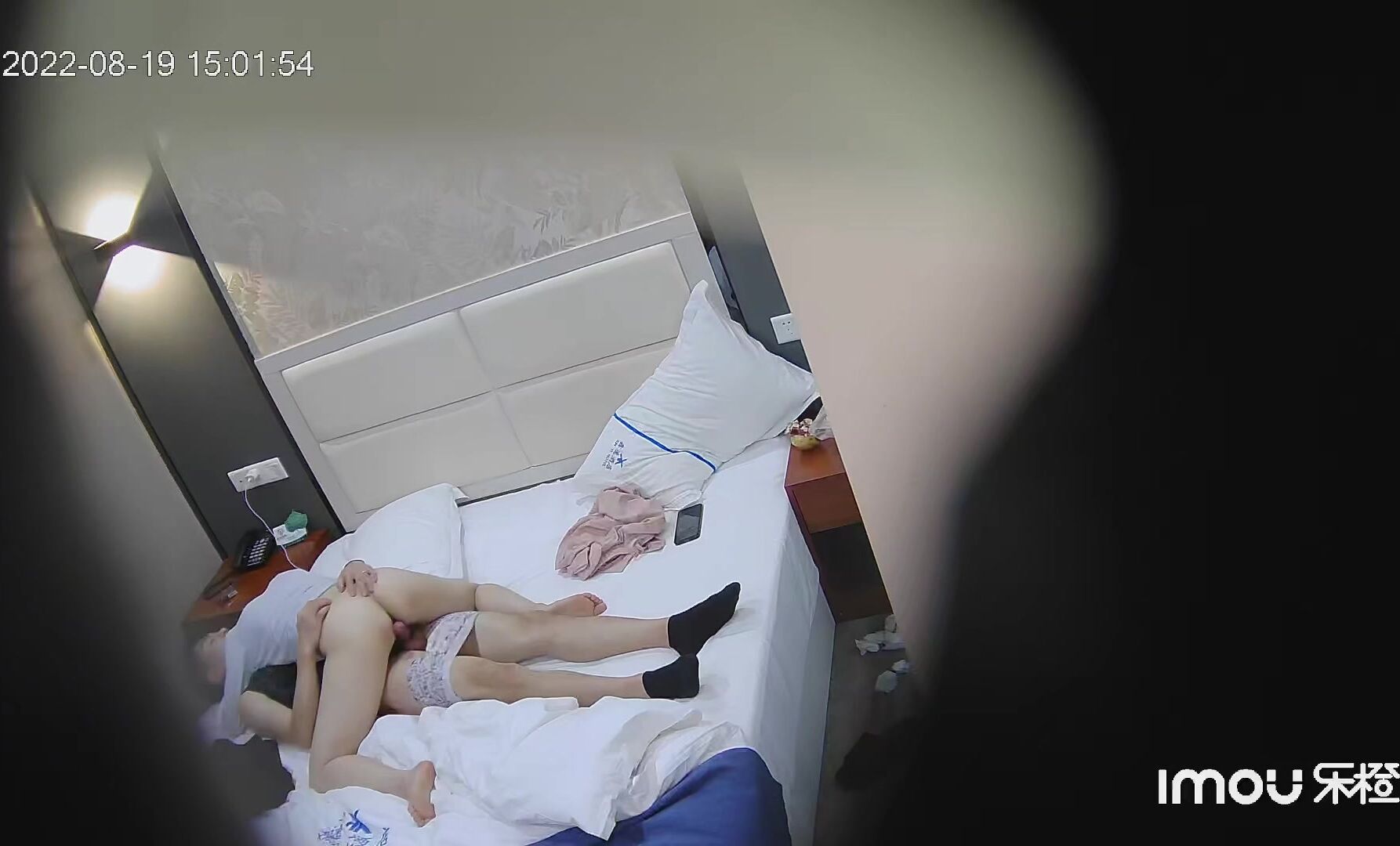 未外流過樂橙酒店高畫質偷拍 尤物系列仙女般高顏值女大被帥氣男友瘋狂打樁