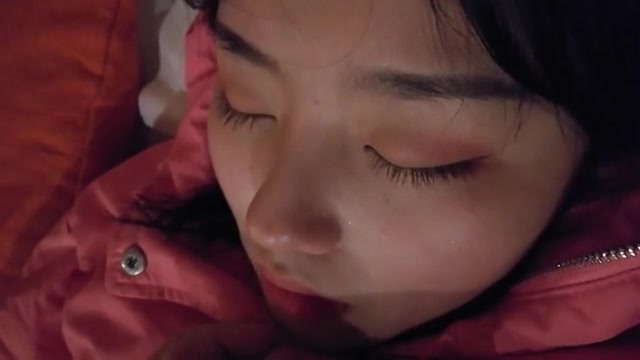 97年網紅臉蛋可愛女友，分手前最後一次見面被騙到酒店下藥迷姦