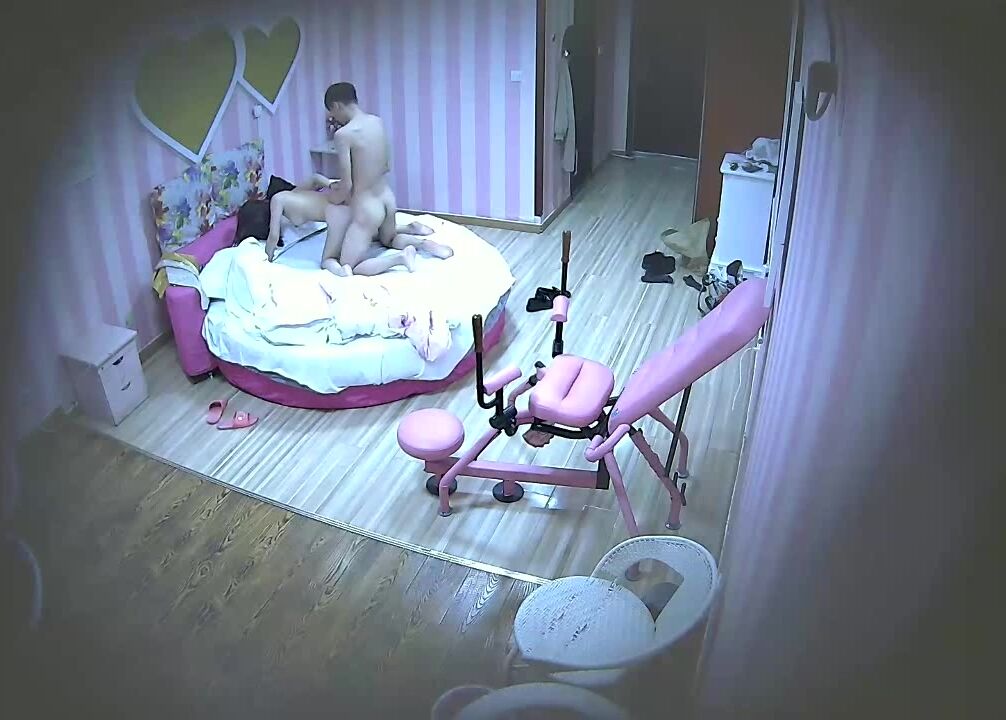 酒店稀有臺專業炮房偷拍顏值年輕情侶操了兩個小時可惜沒敢在銷魂椅上來一炮無水印原版